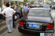 温州公务车遮挡车牌事件，警方回应真相令人咋舌！
