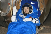 太空归途第一餐，航天员品尝牛肉面与驴肉火烧的独特体验