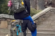 泰山陪爬小伙，忙疯了也赚疯了，徒步导览成热门职业