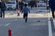 太原小区爆炸事故，一男子上身伤痕累累，家属痛心疾首