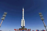 神舟十九号载人飞船推迟返回，技术调整确保任务安全与成功