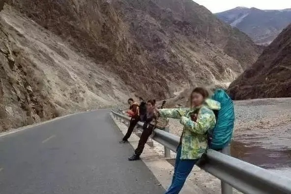 女子为蹭高速免费提前半个月出发，演绎了一场说走就走的自驾之旅
