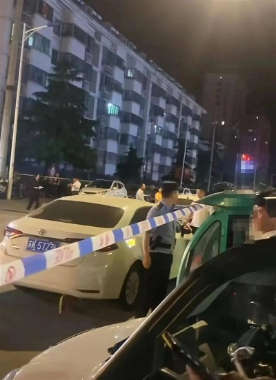 福州惊现惨剧，汽车冲撞多人 致2死多伤，警方紧急介入调查