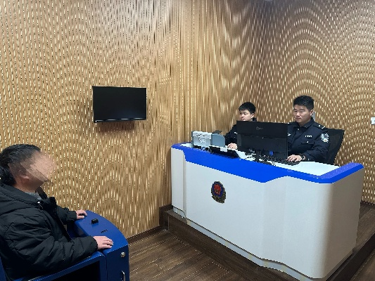 警方巧布金局，让骗子自投罗网，智慧破案显神威