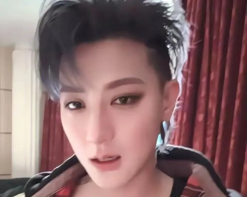 黄子韬卫生巾15分钟狂销19.5万件，网友热议，国货之光还是炒作？