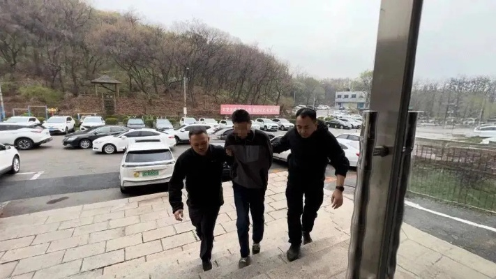鞍山命案嫌犯潜逃22年，竟靠打游戏为生，警方历经艰辛终将其抓获