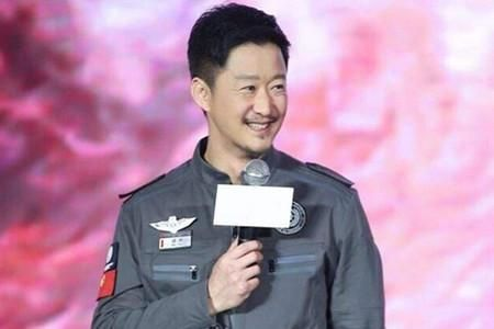 吴京高速遇车祸，遗憾错过比赛，网友纷纷表达关切与支持