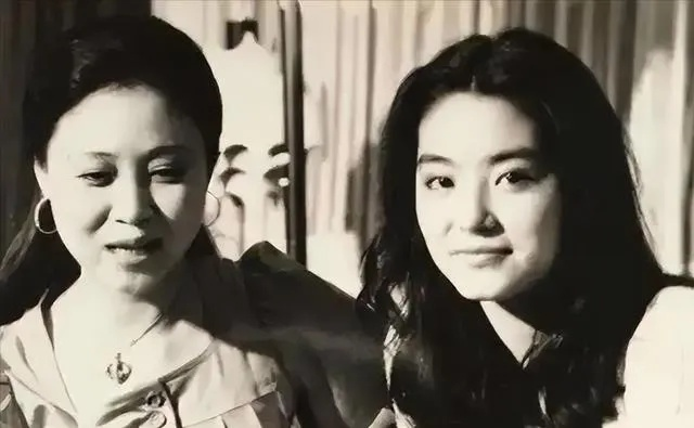 影视界痛失英才，演员黄兆欣猝逝，曾与琼瑶合作，留下无尽遗憾
