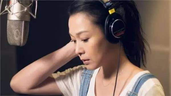 刘若英唱两遍后来引争议，紧急发声明道歉，网友，太不尊重歌手了！