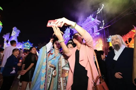 景区回应月薪3万招帅气NPC，属实，打造沉浸式旅游体验新潮流