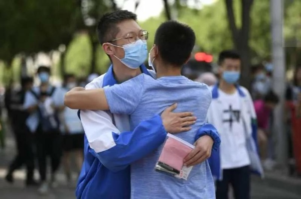 高考临近，医生咆哮式喊话考生家长，请别再给孩子施压，他们承受的太多！