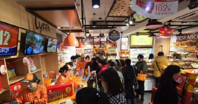 第一批零食店创业者的传奇，赚够千万，潇洒离场，书写行业先河！